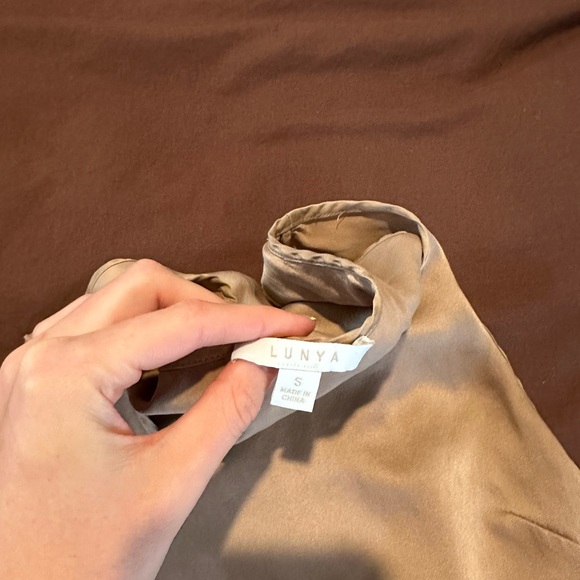 Lunya Washable Silk Tulip Back Set - Tan - Picture 5 of 8